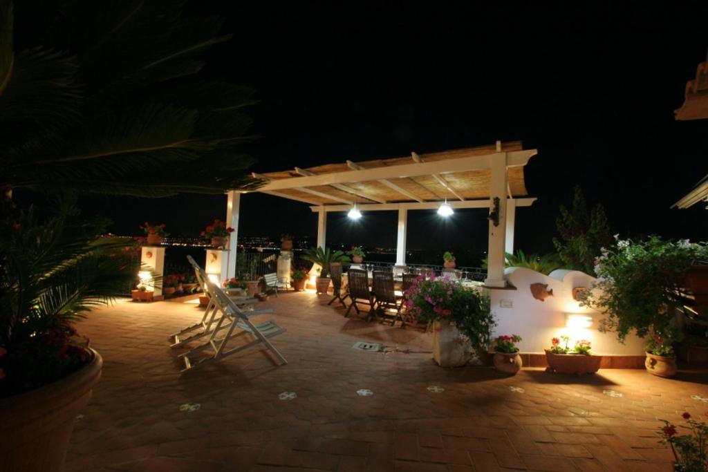 B&B Dea Fortuna Bacoli Bagian luar foto