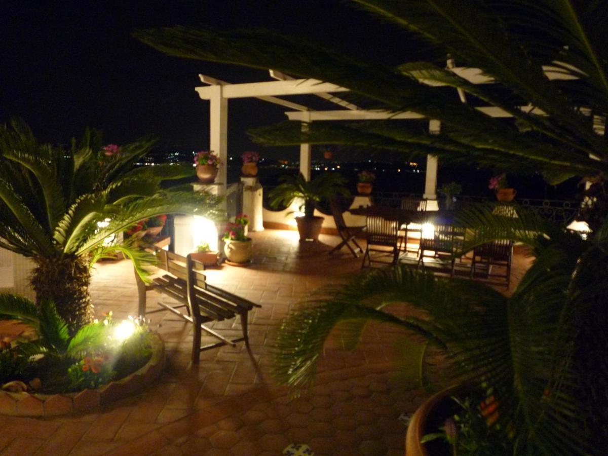 B&B Dea Fortuna Bacoli Bagian luar foto