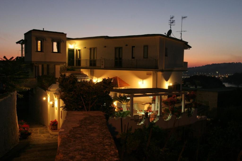 B&B Dea Fortuna Bacoli Bagian luar foto